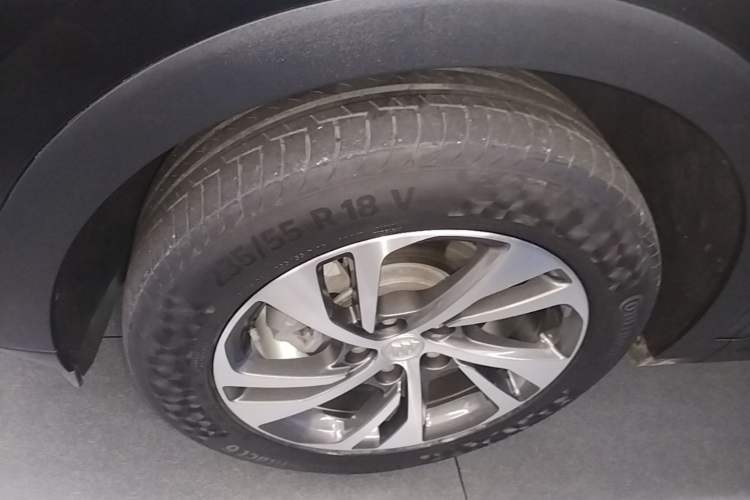Used Buick Envision 2020 Encore S 652T Four-Wheel Drive Luxury Model Left Front Wheel Hub