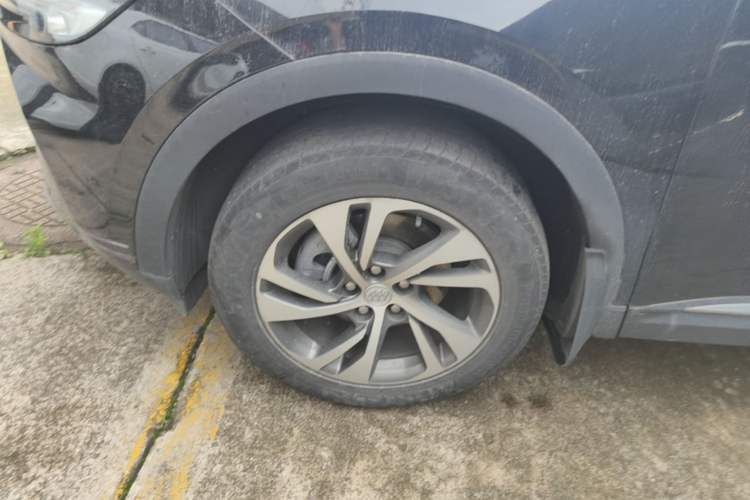 Used Buick Envision 2020 Encore S 652T Two-Wheel Drive Luxury Model Left Front Wheel Hub