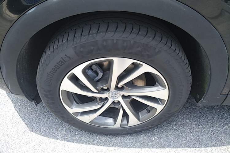 Used Buick Envision 2020 Encore S 652T Two-Wheel Drive Luxury Model Left Front Wheel Hub