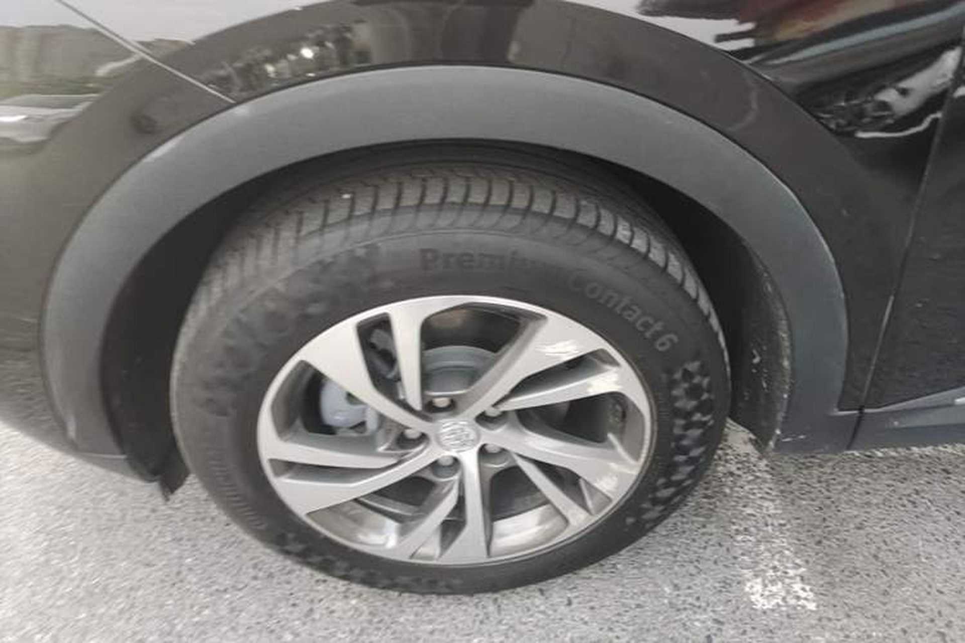 Used Buick Envision 2020 Encore S 652T Two-Wheel Drive Luxury Model Left Front Wheel Hub