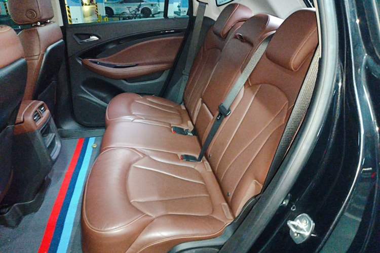 Used Buick Envision 2020 20T Two-Wheel Drive Luxury Model Left Rear Seat