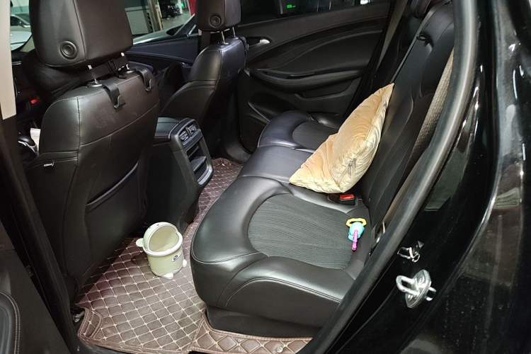 Used Buick Envision 2020 20T Two-Wheel Drive Leading Version Left Rear Seat