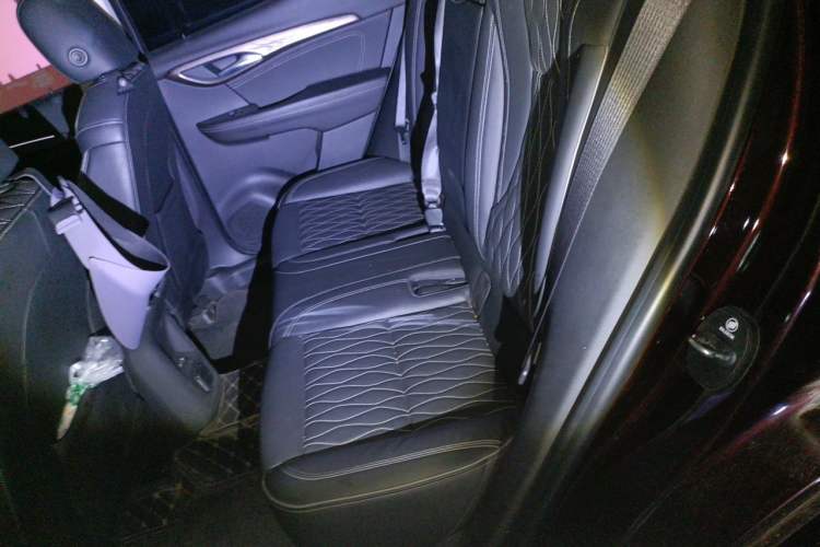 Used Buick Envision 2020 Encore S 652T All-Wheel-Drive Avenir Left Rear Seat