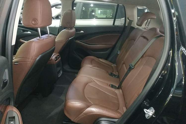 Used Buick Envision 2020 20T Two-Wheel Drive Luxury Model Left Rear Seat