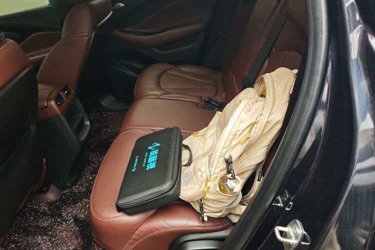 Used Buick Envision 2020 20T Two-Wheel Drive Luxury Model Left Rear Seat