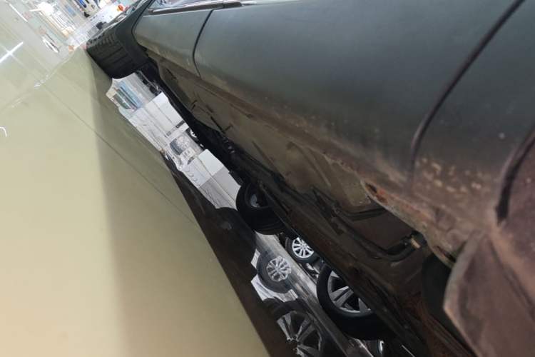Used Buick Envision 2020 Encore S 652T Four-Wheel Drive Luxury Model Left Side Sill