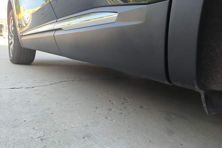 Used Buick Envision 2020 Encore S 652T Two-Wheel Drive Luxury Model Left Side Sill