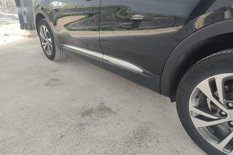 Used Buick Envision 2020 Encore S 652T Four-Wheel Drive Luxury Model Left Side Sill