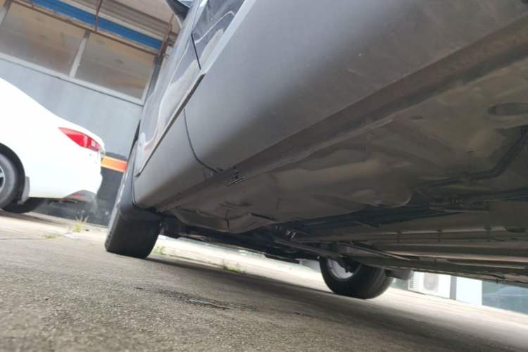 Used Buick Envision 2020 Encore S 652T Two-Wheel Drive Luxury Model Left Side Sill