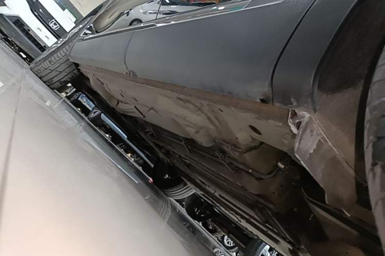 Used Buick Envision 2020 Onix S 652T Two-Wheel Drive Elite Model Left Side Sill