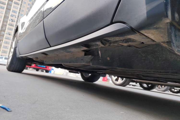 Used Buick Envision 2020 20T Two-Wheel Drive Luxury Model Left Side Sill
