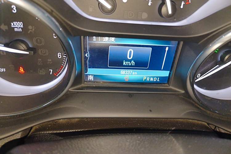 Used Buick Envision 2020 20T Two-Wheel Drive Luxury Model Odometer Close Up