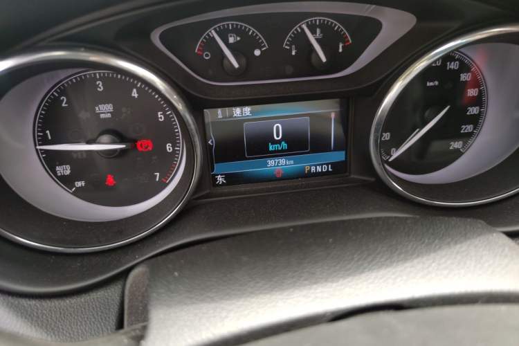 Used Buick Envision 2020 20T Two-Wheel Drive Elite Version Odometer Close Up