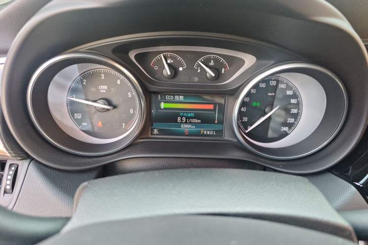 Used Buick Envision 2020 20T Two-Wheel Drive Leading Version Odometer Close Up