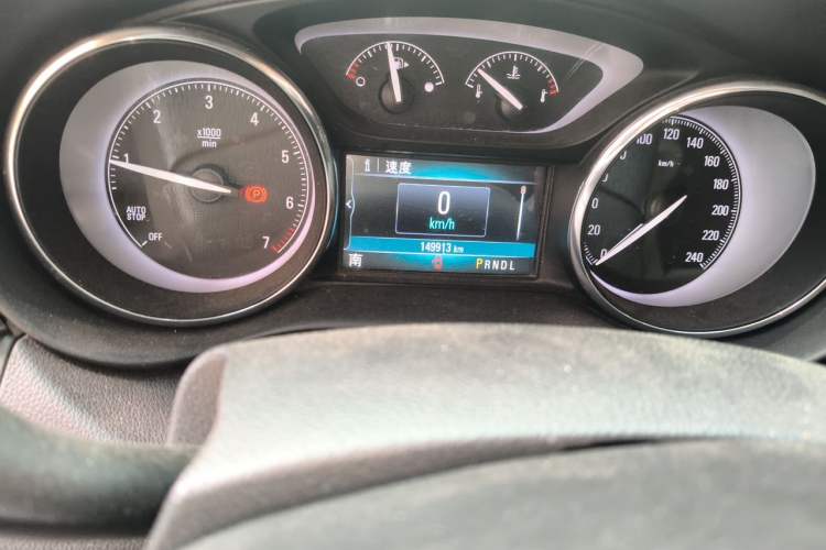 Used Buick Envision 2020 20T Two-Wheel Drive Leading Version Odometer Close Up