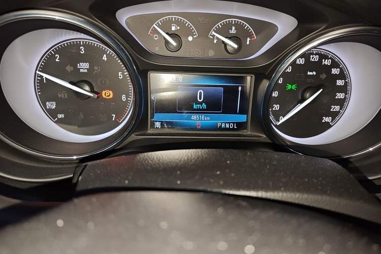 Used Buick Envision 2020 20T Two-Wheel Drive Leading Version Odometer Close Up