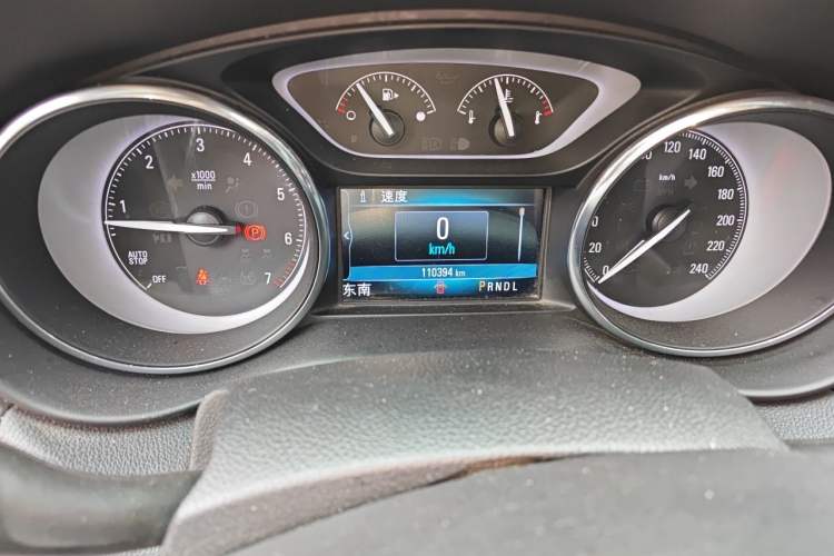 Used Buick Envision 2020 20T Two-Wheel Drive Elite Version Odometer Close Up