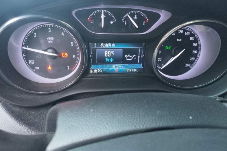 Used Buick Envision 2020 20T Two-Wheel Drive Leading Version Odometer Close Up