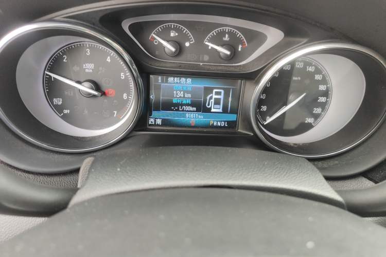 Used Buick Envision 2020 20T Two-Wheel Drive Elite Version Odometer Close Up