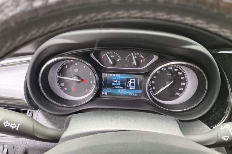 Used Buick Envision 2020 28T Four-Wheel Drive Elite Version Odometer Close Up