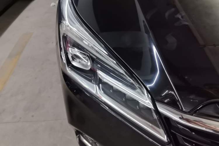 Used Buick Envision 2020 20T Two-Wheel Drive Elite Version Right Front Headlight