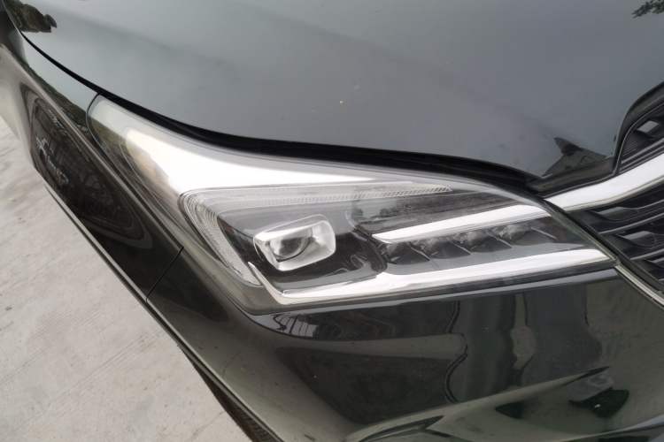 Used Buick Envision 2020 28T Four-Wheel Drive Elite Version Right Front Headlight