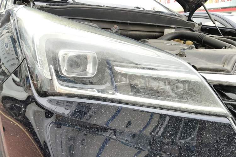 Used Buick Envision 2020 20T Two-Wheel Drive Leading Version Right Front Headlight