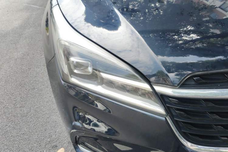 Used Buick Envision 2020 20T Two-Wheel Drive Elite Version Right Front Headlight