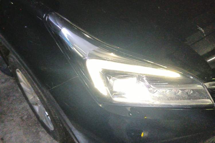 Used Buick Envision 2020 20T Two-Wheel Drive Elite Version Right Front Headlight