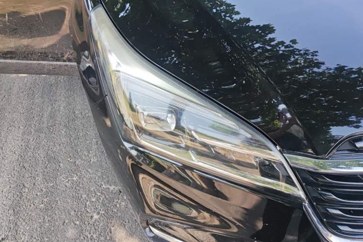 Used Buick Envision 2020 20T Two-Wheel Drive Luxury Model Right Front Headlight