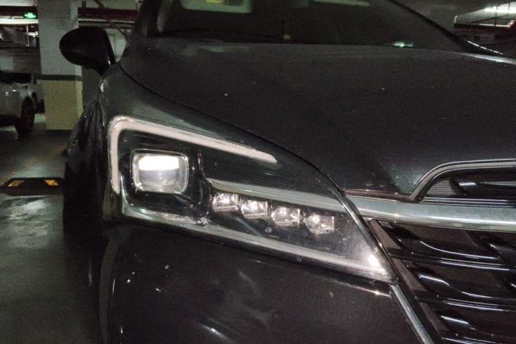 Used Buick Envision 2020 28T Four-Wheel Drive Elite Version Right Front Headlight