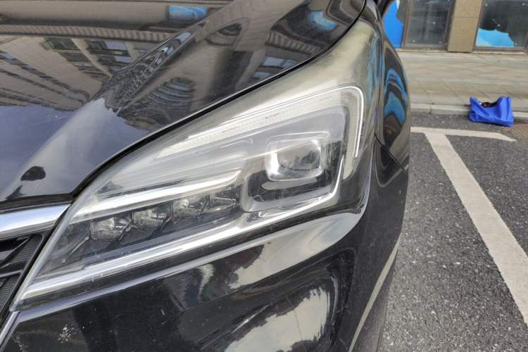 Used Buick Envision 2020 20T Two-Wheel Drive Luxury Model Right Front Headlight