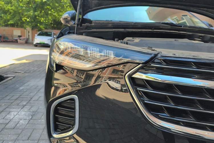 Used Buick Envision 2020 Encore S 652T Two-Wheel Drive Luxury Model Right Front Headlight