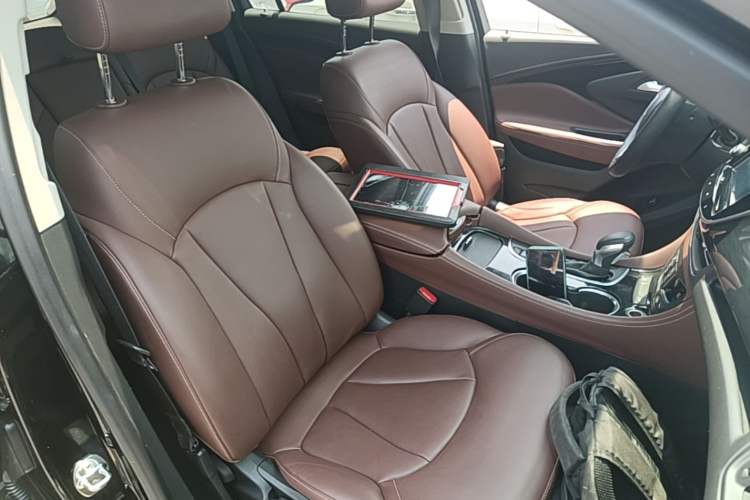 Used Buick Envision 2020 28T Four-Wheel Drive Elite Version Right Front Seat