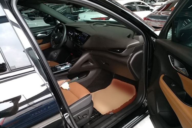 Used Buick Envision 2020 Encore GX S 652T Two-Wheel-Drive Limited-Edition S Sport Version Right Front Seat