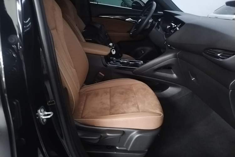 Used Buick Envision 2020 Encore S 652T Four-Wheel Drive Luxury Model Right Front Seat