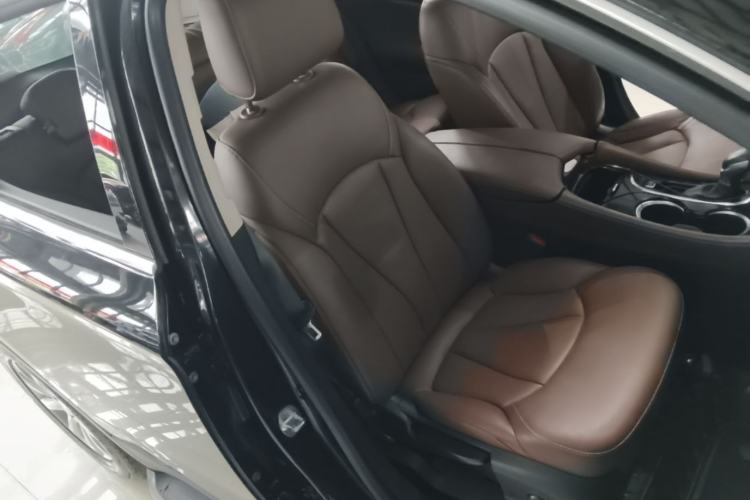 Used Buick Envision 2020 20T Two-Wheel Drive Luxury Model Right Front Seat