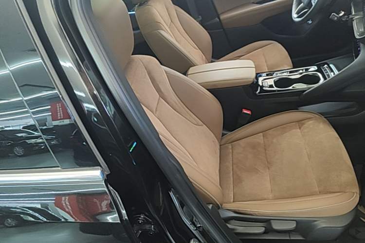 Used Buick Envision 2020 Encore S 652T Four-Wheel Drive Luxury Model Right Front Seat