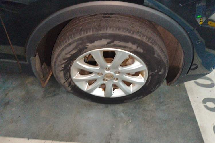 Used Buick Envision 2020 20T Two-Wheel Drive Luxury Model Right Front Wheel Hub