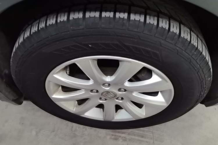Used Buick Envision 2020 20T Two-Wheel Drive Elite Version Right Front Wheel Hub