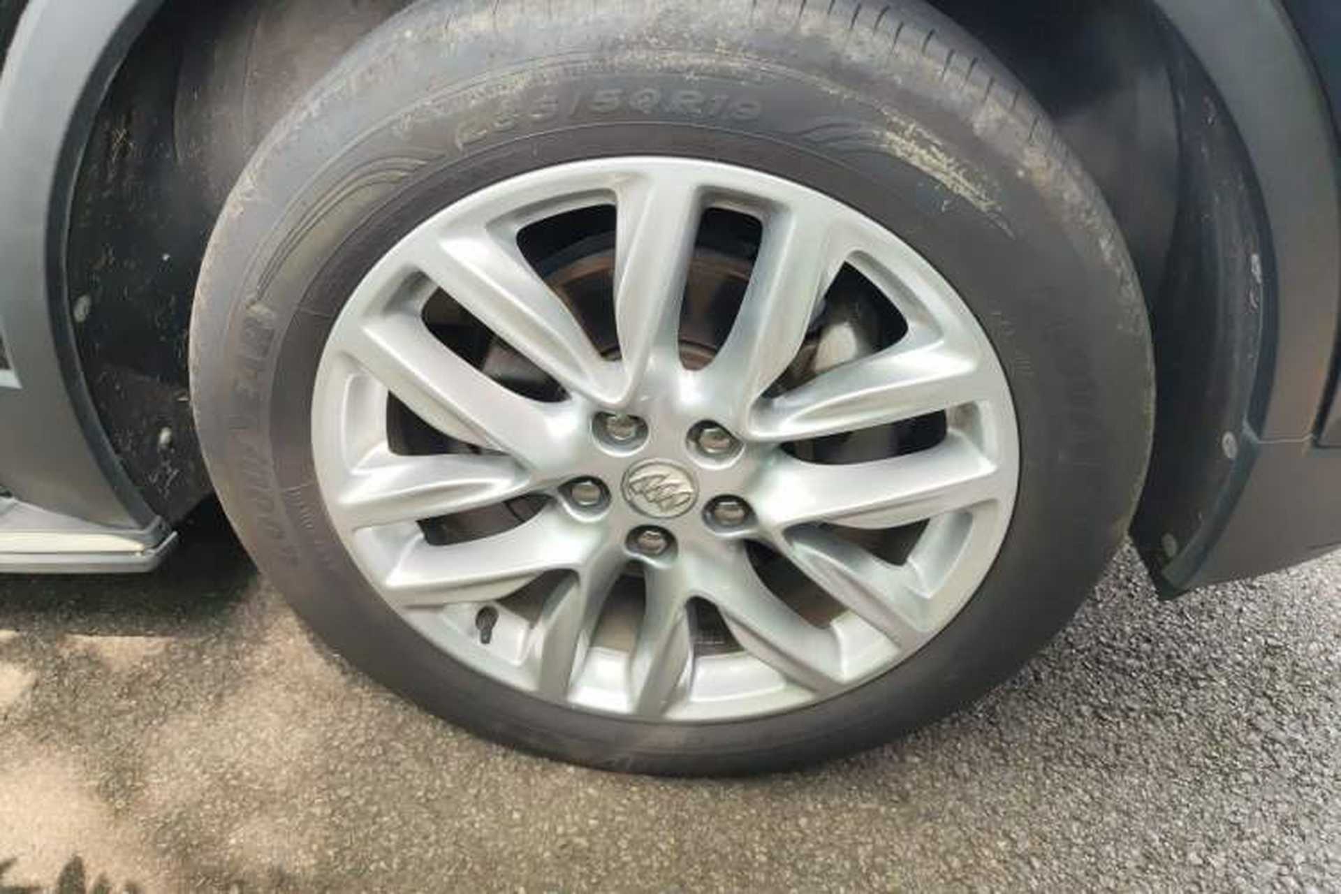 Used Buick Envision 2020 28T Four-Wheel Drive Elite Version Right Front Wheel Hub