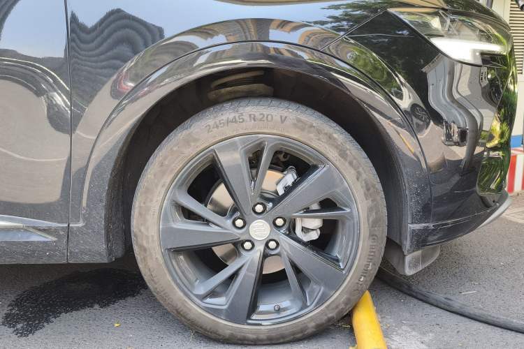 Used Buick Envision 2020 Encore GX S 652T Two-Wheel-Drive Limited-Edition S Sport Version Right Front Wheel Hub
