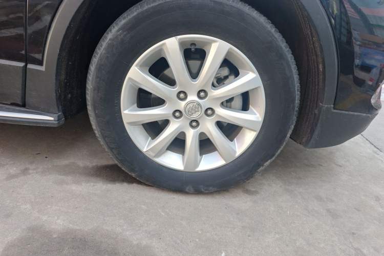 Used Buick Envision 2020 20T Two-Wheel Drive Leading Version Right Front Wheel Hub