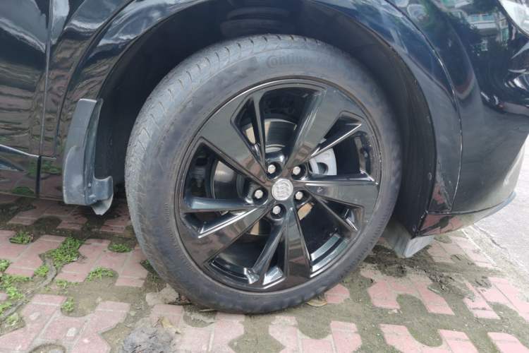 Used Buick Envision 2020 Encore GX S 652T Two-Wheel-Drive Limited-Edition S Sport Version Right Front Wheel Hub