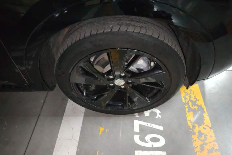 Used Buick Envision 2020 Encore GX S 652T Two-Wheel-Drive Limited-Edition S Sport Version Right Front Wheel Hub