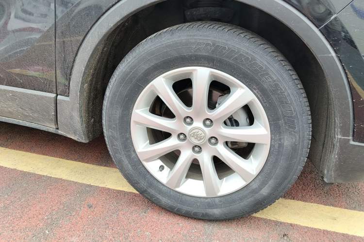 Used Buick Envision 2020 20T Two-Wheel Drive Leading Version Right Front Wheel Hub
