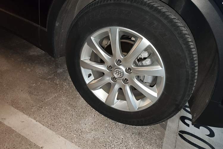 Used Buick Envision 2020 20T Two-Wheel Drive Leading Version Right Front Wheel Hub