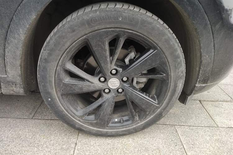 Used Buick Envision 2020 Encore GX S 652T Two-Wheel-Drive Limited-Edition S Sport Version Right Front Wheel Hub
