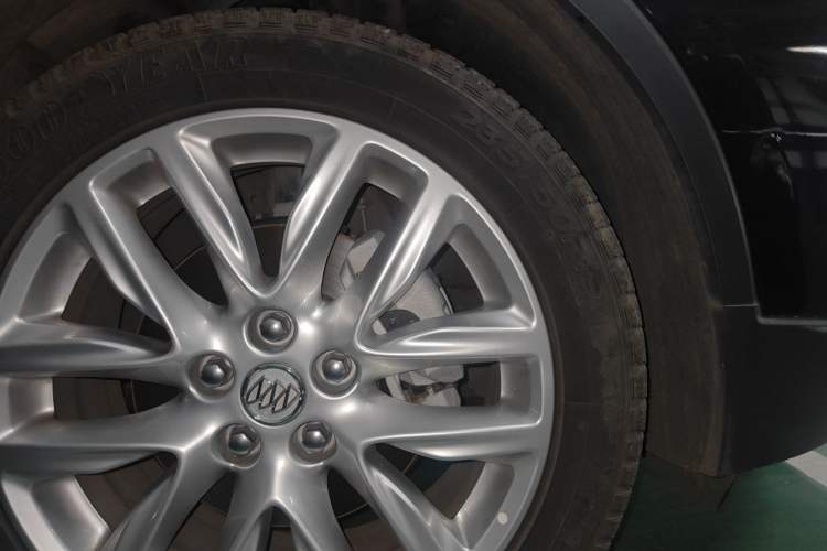 Used Buick Envision 2020 28T Four-Wheel Drive Elite Version Right Front Wheel Hub