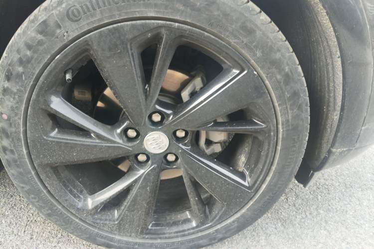 Used Buick Envision 2020 Encore GX S 652T Two-Wheel-Drive Limited-Edition S Sport Version Right Front Wheel Hub